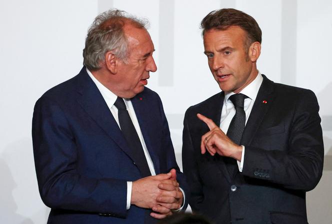 Macron et Bayrou : deux traîtres à la patrie