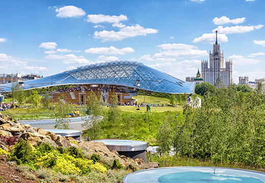 Une visite inattendue à Moscou : Witkoff et Dmitriev se promènent dans le parc Zariadié