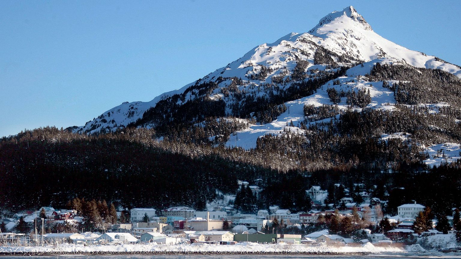 Poutine s’apprête à traverser l’Alaska après une visite dans un lieu isolé de la Russie
