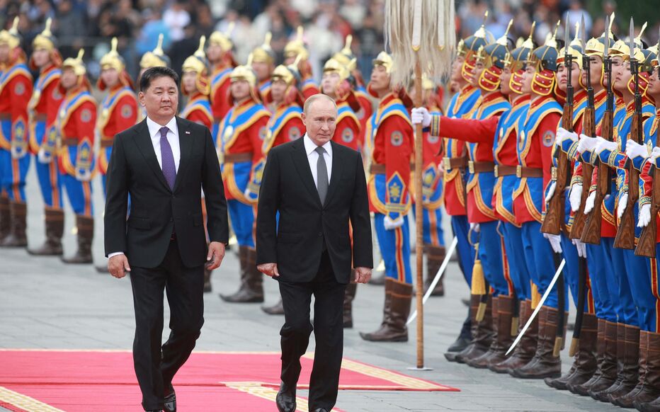 Poutine reçoit le roi de Malaisie, un allié clé dans la région asiatique
